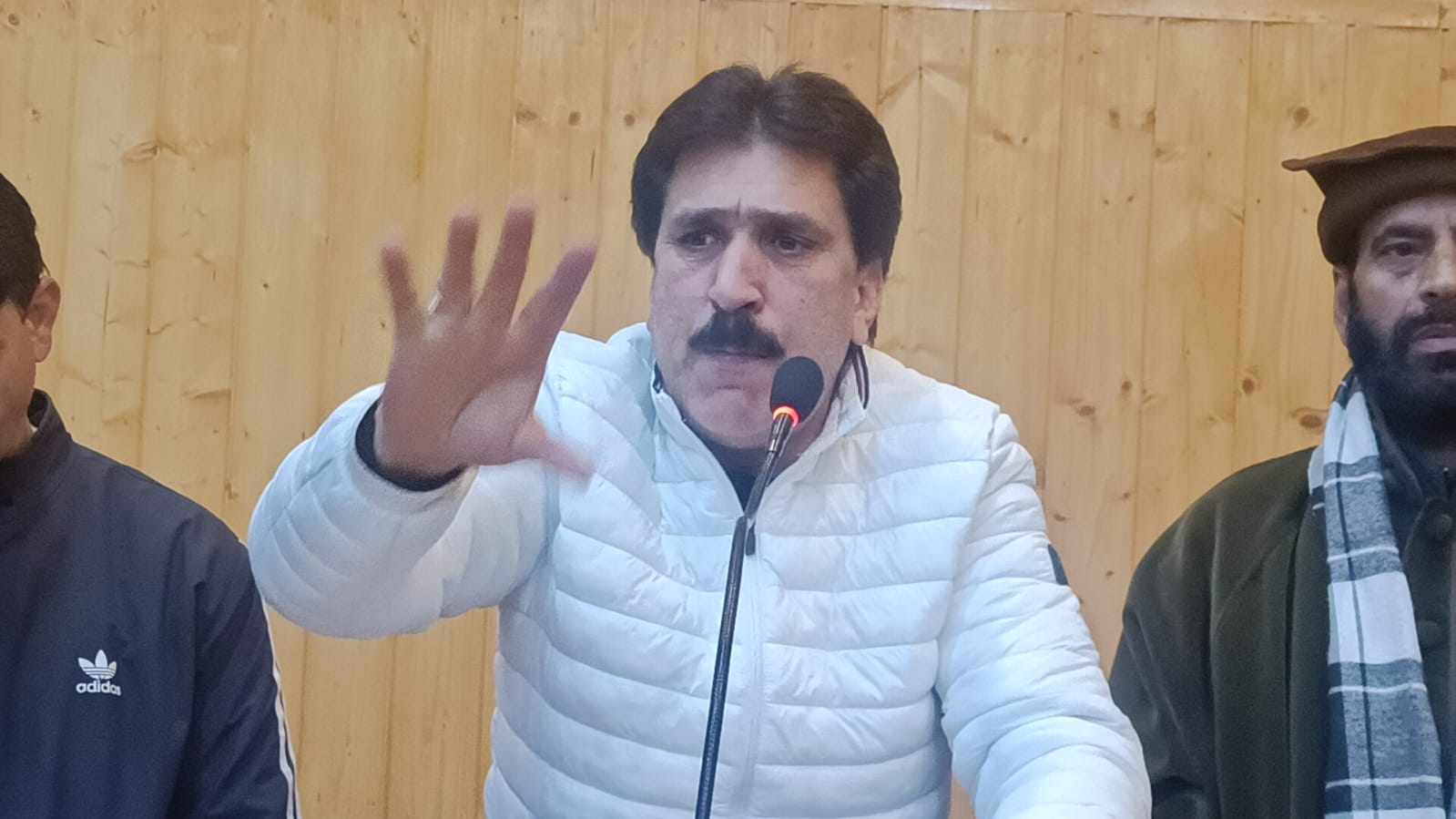 'BJP's J&K spokesman  Altaf Thakur slams Omar-led Govt for delay in snow clearance, power,  water restoration'